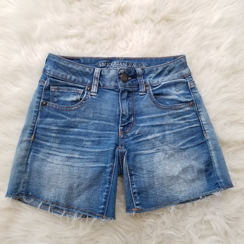 American Eagle Super Super Stretch  Midi Shorts 00
